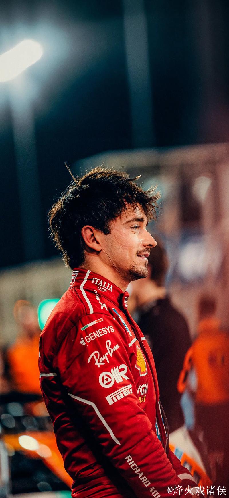 F1巴林站：皮亚斯特里从杆位起步夺冠，拉塞尔获亚军