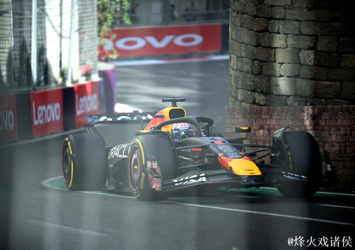 F1阿塞拜疆站排位赛：维斯塔潘夺杆位，塞恩斯紧随其后